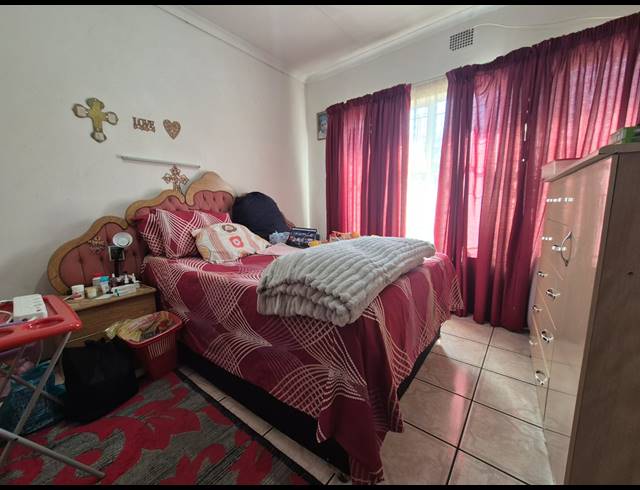 3 BEDROOM FREEHOLD FOR SALE IN VANDERBIJLPARK CE 5